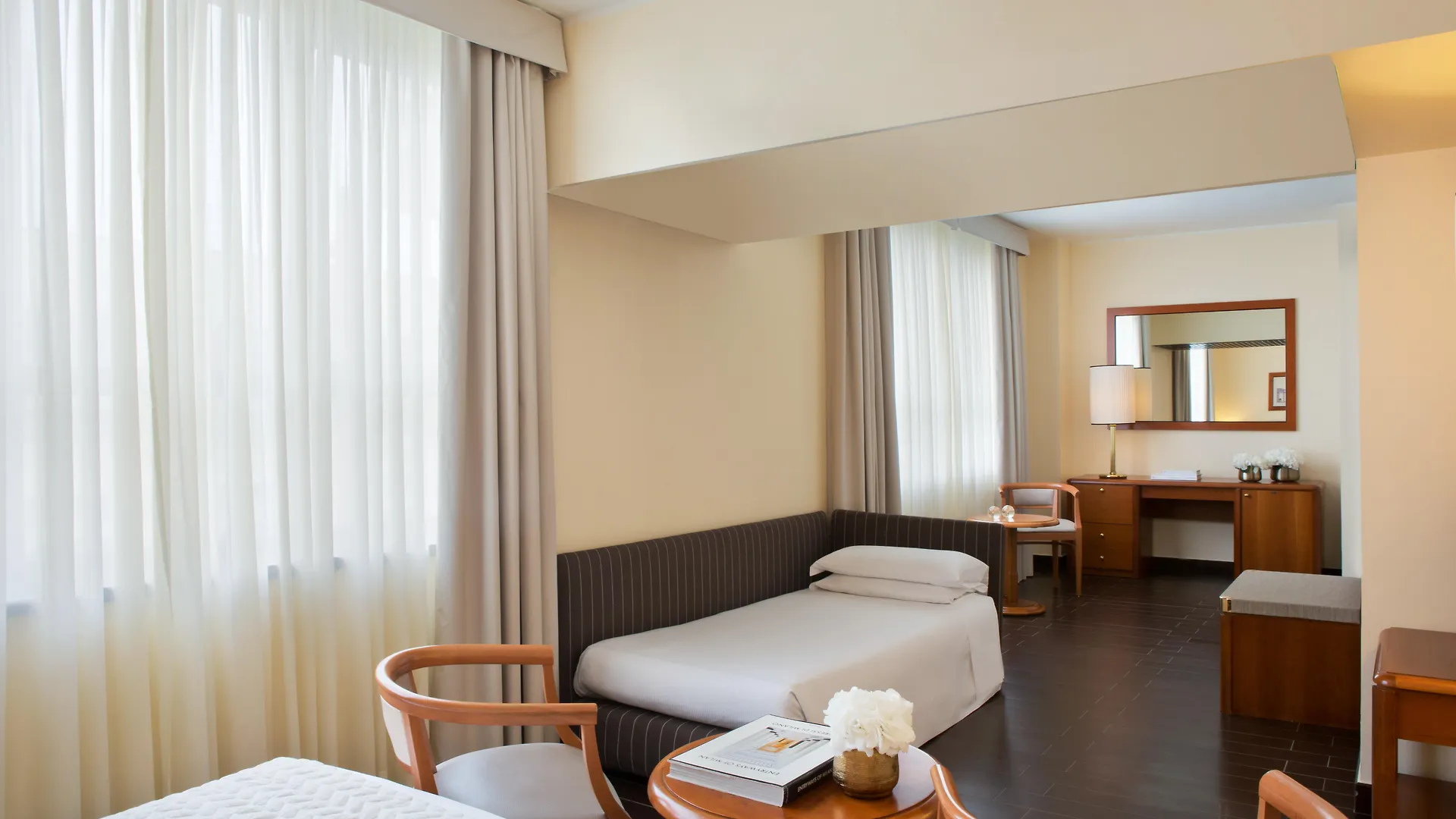 **** Hotel Starhotels Business Palace Milan Italy