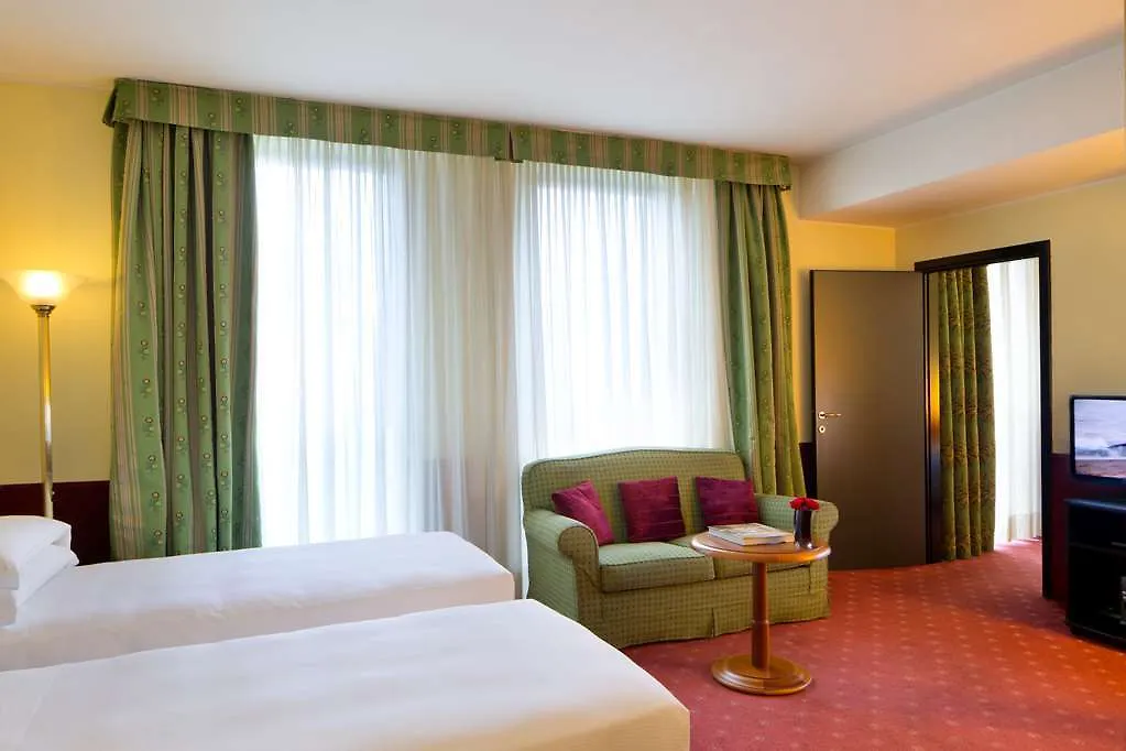 **** Hotel Starhotels Business Palace Milan Italy